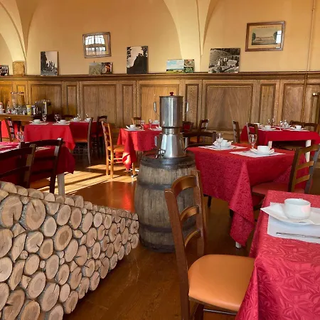 Logis Ancien Grand Seminaire Saint-Flour (Cantal)