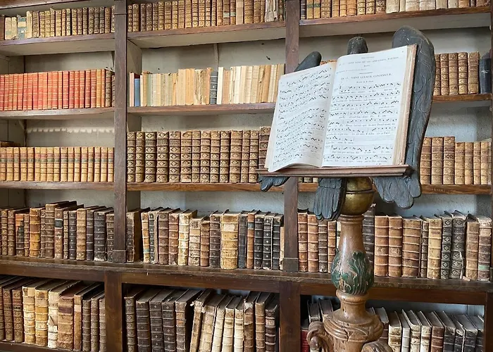 Hotel Logis Ancien Grand Seminaire Saint-Flour (Cantal)