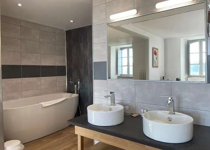 Hotel Logis Ancien Grand Seminaire Saint-Flour (Cantal)