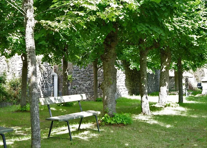Logis Ancien Grand Seminaire Hotel Saint-Flour (Cantal)