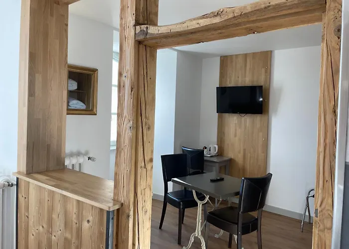 Logis Ancien Grand Seminaire Saint-Flour (Cantal)