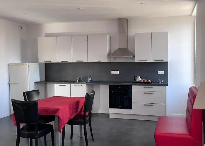 Logis Ancien Grand Seminaire * Saint-Flour (Cantal)